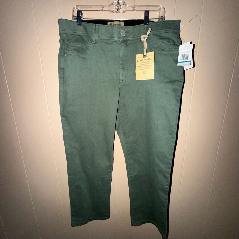 NWT Democracy Olive Green cropped pants